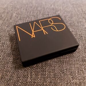 NARS Laguna Black Compact